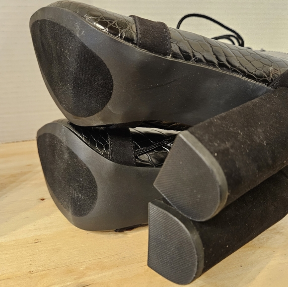 Women's Shoedazzle Ankle Boots - Picture 5 of 5